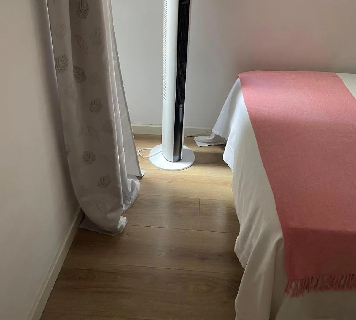 Lägenhet Habitacion En Alquiler L'Hospitalet de Llobregat Spanien